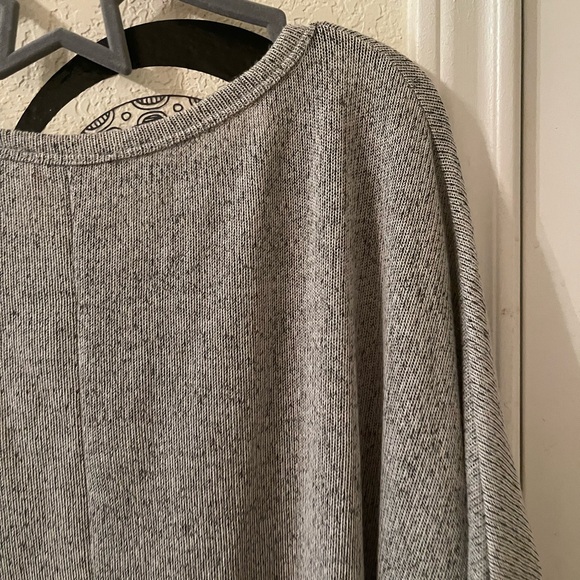 Andree by unit Plus Size Womens gray top size 2X pre-owned - Picture 8 of 11